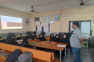  Students of class 10th learning the concept from the trainer 